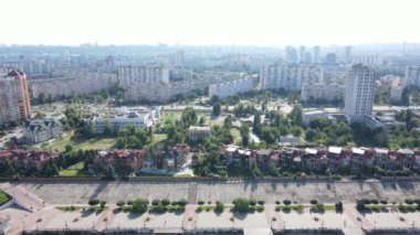  Ukrayna 'daki savaştan önce Kiev kentindeki Obolon bölgesinin hava manzarası..