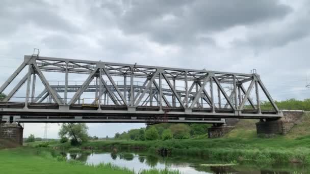 Railway bridge across the Irpen River before the war in Ukraine. — Stok video