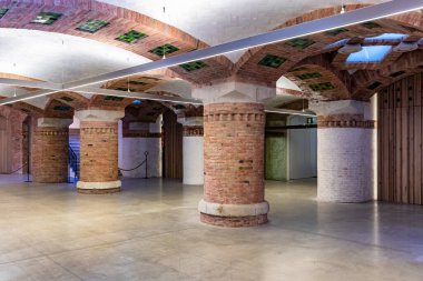 Barselona, İspanya - 19 Eylül 2021: Santa Cruz Hastanesi 'nin içindeki Hall (de la Santa Creu i Sant Pau)