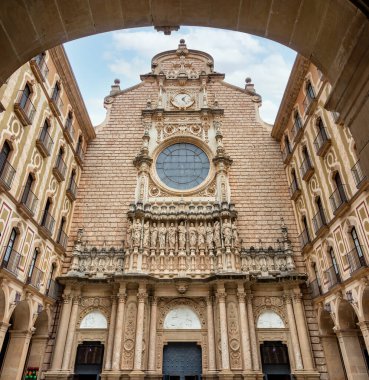 Barcelona 'daki Montserrat Bazilikası' na giriş, katalonya, İspanya