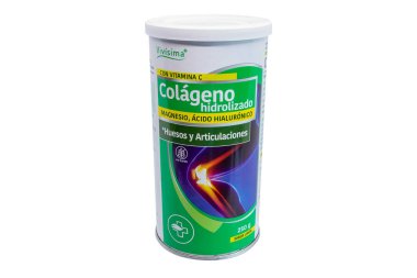Huelva, İspanya - 28 Ağustos 2021: İspanyol fluticasone furoate markası Avamys. Alerjik romatizmaların yol açtığı soğuk benzeri semptomlar için steroid burun spreyi.. 