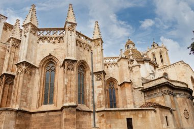 Katedral Bazilikası cephesi Metropolitana y Primada de Santa Tecla