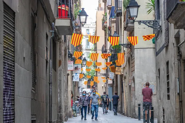 Barselona Spanya Eylül 2021 Barselona Caddesi Katalonya Bayraklarıyla Süslendi — Stok fotoğraf
