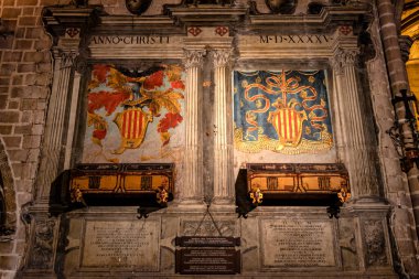 Barselona, İspanya - 19 Eylül 2021: Barselona Kontlarının Sepulchres of the Counts of the Barcelona 'daki Kutsal Haç Katedrali ve Barcelona' daki Aziz Eulalia