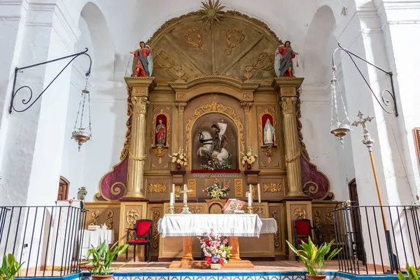 Huelva スペイン 2021年11月5日 サンティアゴ マヨール教会の祭壇と祭壇画 サンティアゴ マタモロスと カスタノ ロブレドで シエラ — ストック写真