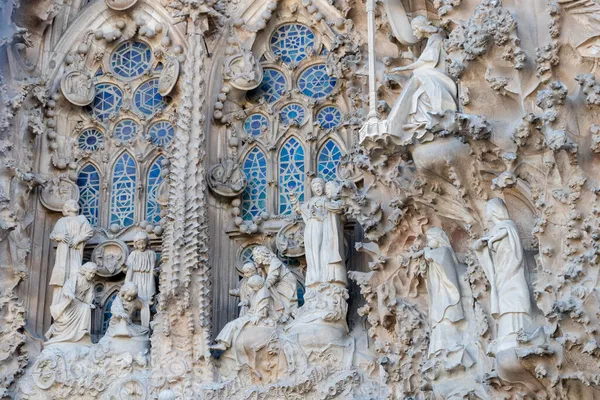 Detalle Fachada Sagrada Familia Catedral Diseñada Por Gaudí Que Construye — Foto de Stock