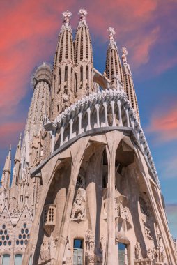 Tamamlanmamış kutsal aile cephesi 