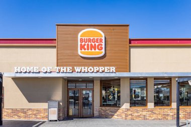 Huelva, İspanya - 6 Mart 2022 - Burger King (BK), 1953 yılında kurulan çok uluslu hamburgerci restoran zinciri.
