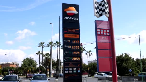 Huelva Espanha Março 2022 Display Com Preços Gás Diesel Gasolina — Vídeo de Stock