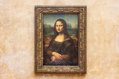 Paris, Fransa - 18 Mart 2018: Mona Lisa, La Gioconda ya da La Joconde olarak da bilinir, 16. yüzyıl portresi Leonardo da Vinci tarafından Floransa, İtalya 'da yapıldı. Paris Louvre Müzesi 'nde sergilendi