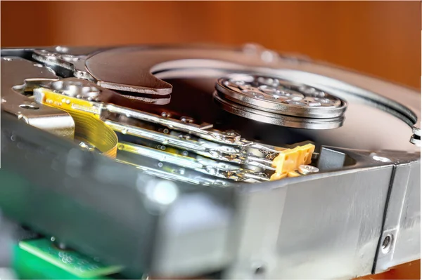 Tilikan Detil Lateral Dari Hard Disk Yang Dibuka — Stok Foto