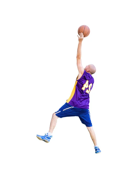 白地に隔離されたバスケットボールを撮影する若いバスケットボール選手とテキストのためのスペース — ストック写真
