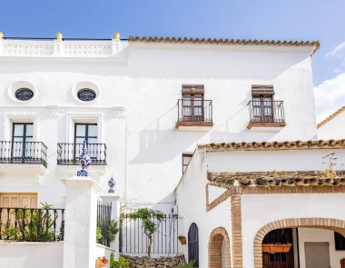 Cadiz, Endülüs, İspanya 'da Zahara de la Sierra köyü. Route Pueblos blancos de Cadiz (Cadiz 'in beyaz köyleri)
