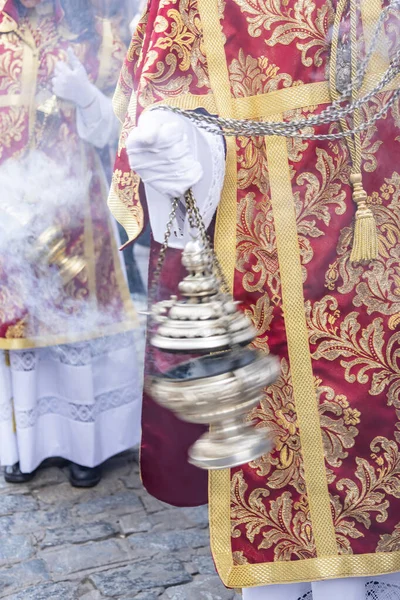 Altar Boy Acolyte Holy Week Procession Shaking Censer Produce Smoke — Stok fotoğraf
