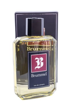 Huelva, İspanya - 1 Ekim 2022 Köln Brummel. Brummel Puig 'den bir marka, İspanyol çokuluslu kişisel bakım ürünleri, parfümler, deodorantlar ve erkekler için tıraş losyonu..