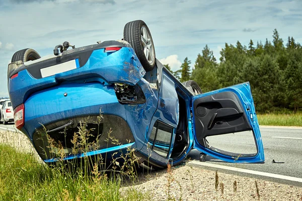 Juli 2021 Pure Letland Auto Ongeval Weg Door Niet Naleving Rechtenvrije Stockfoto's