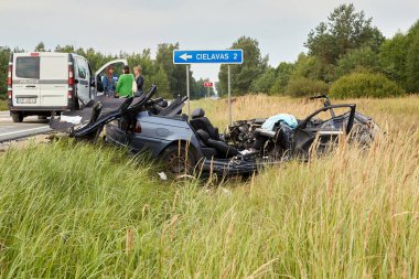 8 Ağustos 2021, Laci, A9 yolu, Letonya: Yol, araba ve otobüs kazası, ulaşım geçmişi