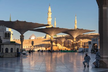 Medya, Suudi Arabistan, 4 Ocak 2022: Peygamber Muhammed 'in Camii' nde sabahın erken saatlerinde