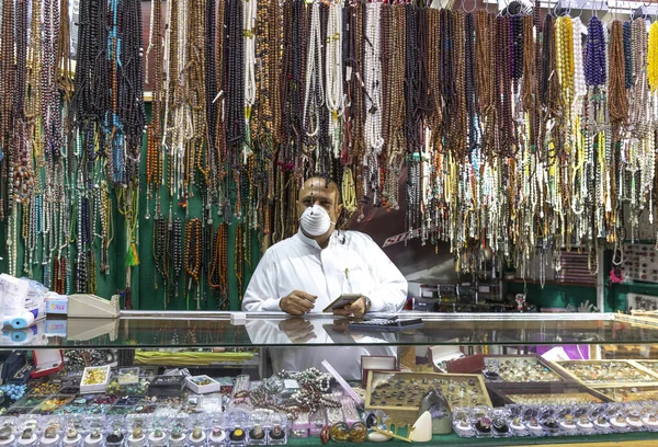 サウジアラビア ジェッダ2022年1月6日旧ジェッダ市場における販売者 — ストック写真