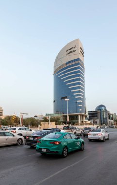 Riyad, Suudi Arabistan, 1 Nisan 2022: Riyad, Olaya Caddesi sokak fotoğrafı