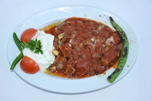 Vista Aérea Iskender Kebab Servido Con Yogur Pimientos Asados Tomates — Foto de Stock