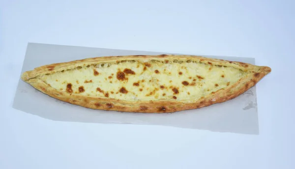 Pita Tradițională Turcească Brânză Cheddar Fundal Alb Close — Fotografie, imagine de stoc