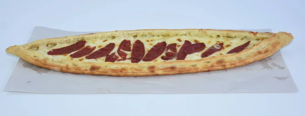 Vista Superior Pizza Turca Aislada Con Salchicha Queso Sobre Fondo —  Fotos de Stock