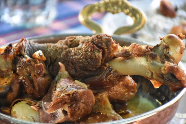 Козье Мясо Приготовленное Традиционном Тандури Подаваемое Кастрюлей Мясные Блюда Эгейских — стоковое фото