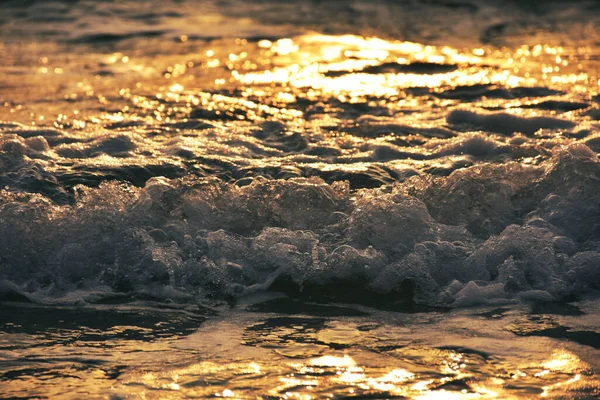 Weiße Wellen Wilden Meer Bei Sonnenuntergang — Stockfoto