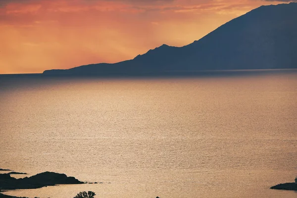 Orangefarbener Sonnenuntergang Über Dem Meer Gokeada Und Die Silhouette Der — Stockfoto