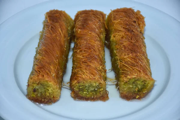 Traditionelles Türkisches Kadayif Dessert Kadayif Pistazien Dessert Nahaufnahme — Stockfoto