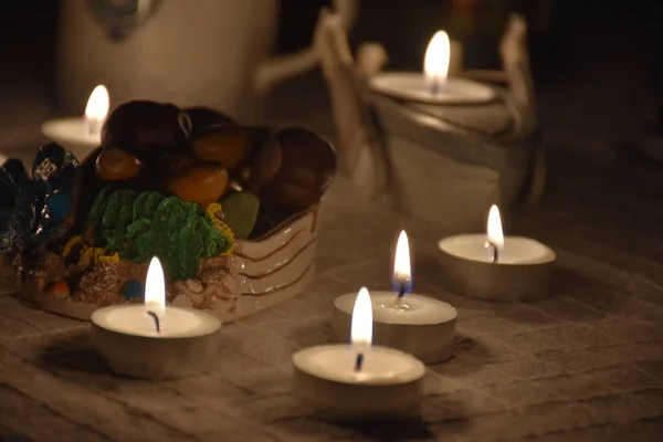 Oggetti Piccole Candele Sul Tavolo — Foto Stock