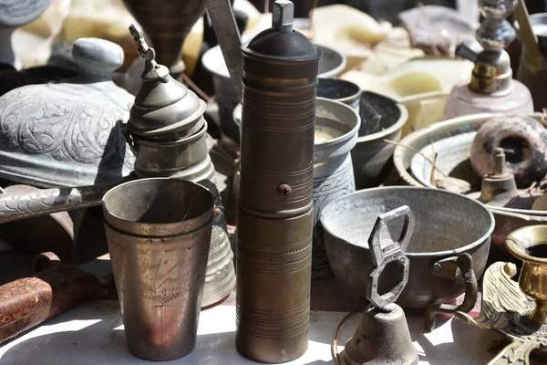 Antike Ornamente Aus Bronze Und Kupfer Vasen Und Antiquitäten — Stockfoto