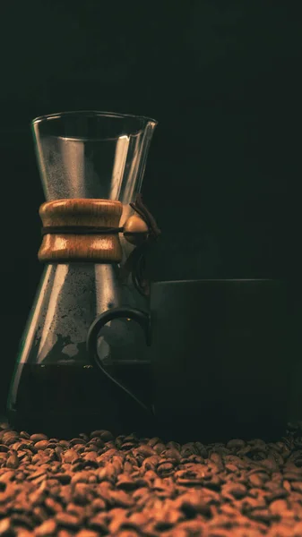 Kaffekannan Bryggs Mörk Svart Bakgrund Kopp Kaffe Och Kaffebönor Den — Stockfoto
