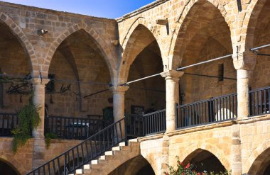 Kuzey Kıbrıs 'ın başkenti Lefkoşe' de Osmanlı İmparatorluğu zamanında inşa edilen Büyük Hanı. Burası çoğunlukla Kıbrıs 'tan gelen hediyeler için tercih edilir..