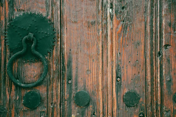 Usado Porta Madeira Medieval Cor Amarela Com Ferro Fundido Enferrujado — Fotografia de Stock