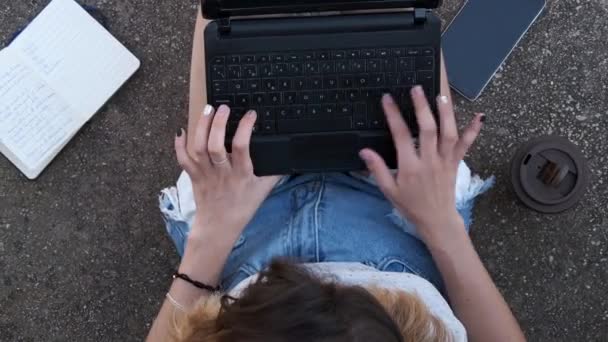 Digital Nomad Girl Typing Laptop — 비디오