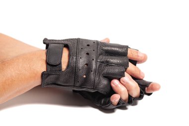 Eller sürücülere, erkek deri eldivenler beyazlara izole edilmiş.