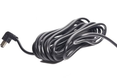Siyah usb kablosu beyaz arkaplanda izole edildi.