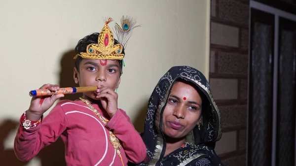 Indian Woman Her Son Janmasthami Festival Child Dressed Lord Sri — Zdjęcie stockowe