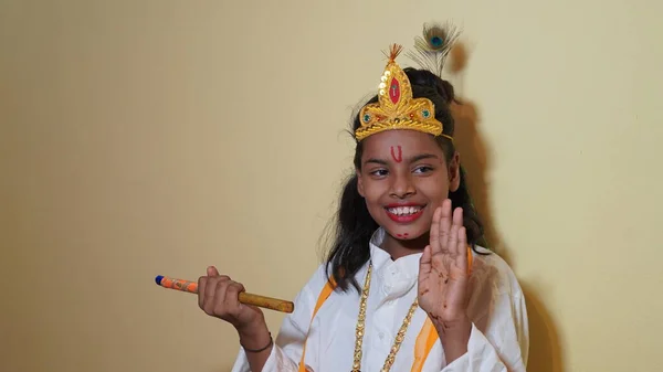 Indian Baby Krishna Kanha Kanhaiya Dress Posing His Flute Peacock — Stok fotoğraf