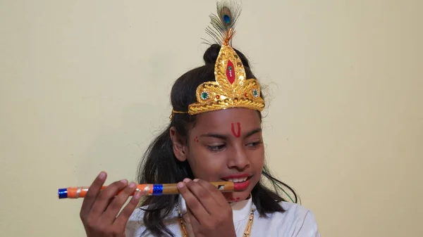 Indian Baby Krishna Kanha Kanhaiya Dress Posing His Flute Peacock — 图库照片