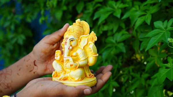 Close Beautiful Ganesha Idol Ganesh Chaturthi Hindu Festival Celebrating Arrival — Zdjęcie stockowe