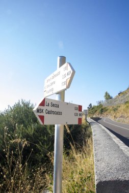 Maratea 'da yol işaretleri