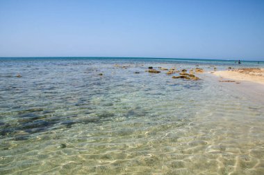 Salento 'daki Marina di Pescoluse plajının manzarası, aynı zamanda Lecce ilindeki Salento Maldive olarak da bilinir.
