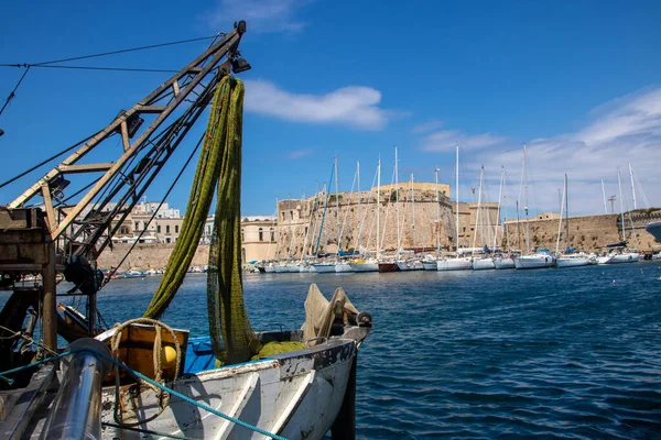 Άποψη Της Καλλίπολης Λιμάνι Και Μεσαιωνικό Κάστρο Σαλέντο Απούλια Ιταλία — Φωτογραφία Αρχείου