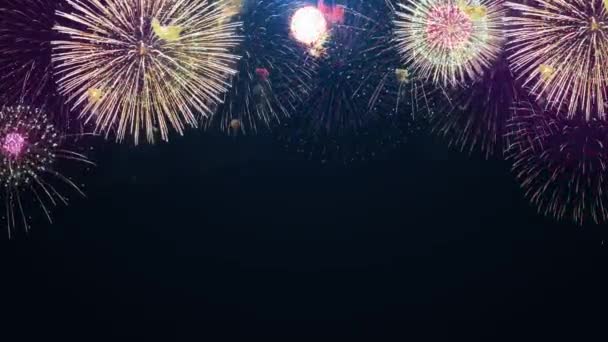 4K Abstraktní smyčka bezešvé skutečné ohňostroje Zobrazit exploze pozadí. — Stock video