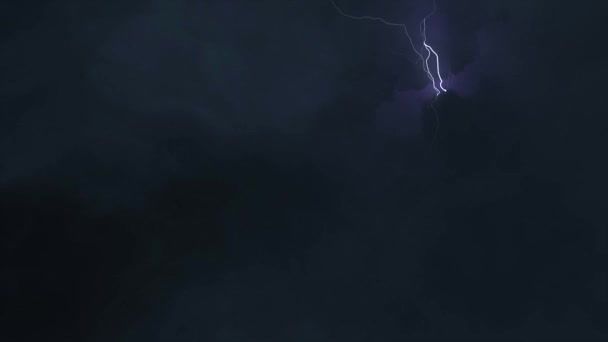 4K Lightning slår blå. Elektrisk storm svart bakgrund. Blixtnedslag — Stockvideo