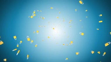 Yeşil krom anahtar arka planında asma kilit 4k animasyonunun döndürülmesi.