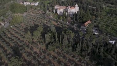 İsrail hava manzaralı Latrun Manastırı